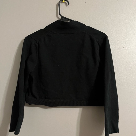 Ladies- Short Sweater - Medium - Calvin Klein -      Color: Black - Picture 3 of 3